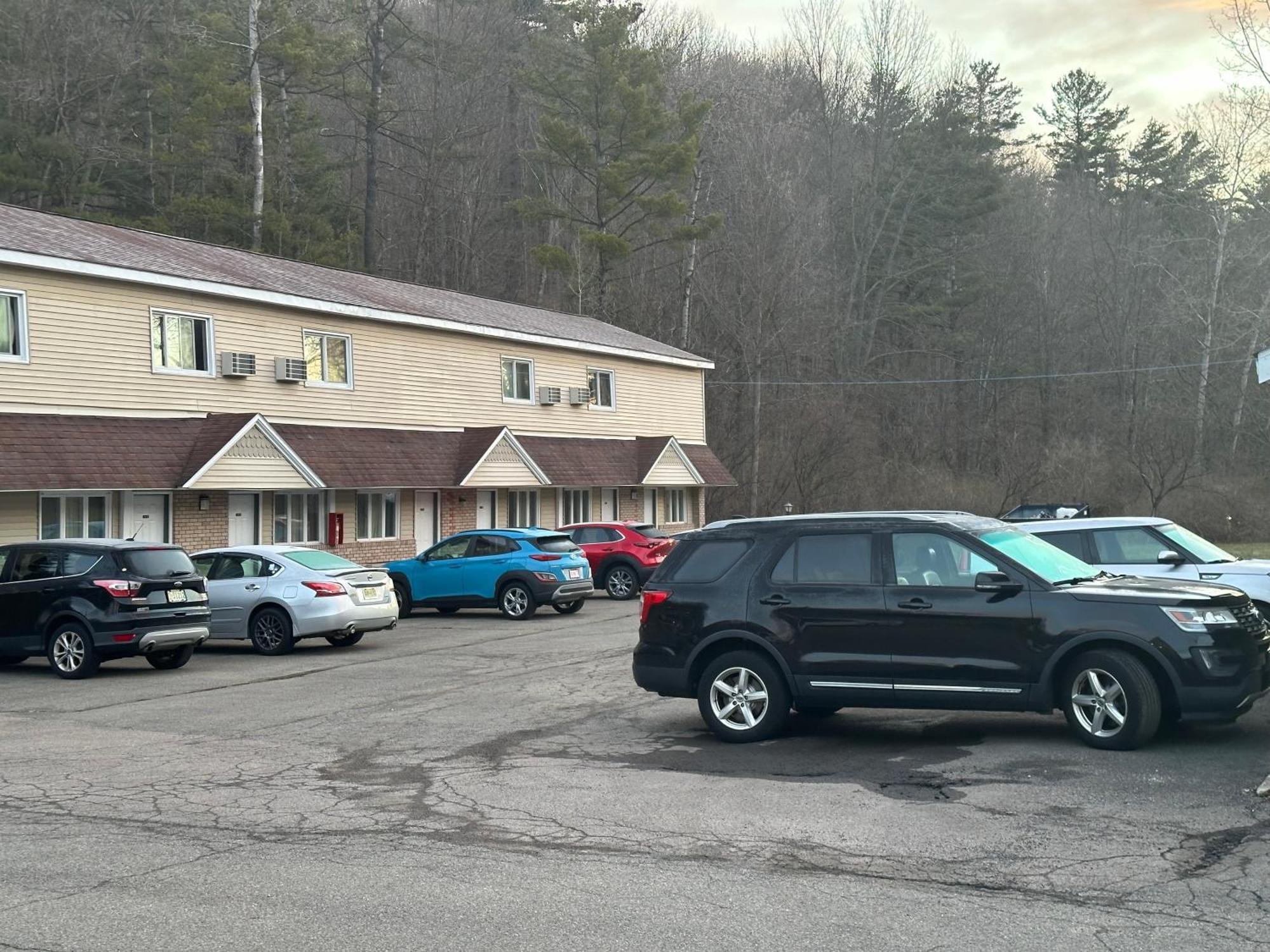 Economy Inn Alfred Extérieur photo